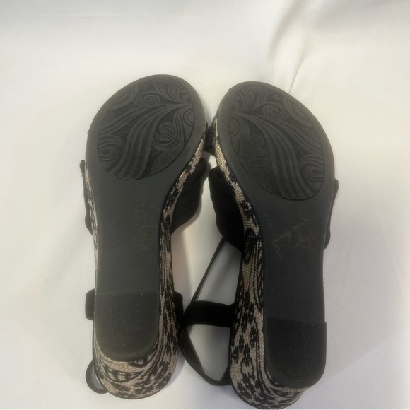 Impo Embroidered Platform Sandal with Black and Tan Wedge Sandals Size:11 - Picture 9 of 10
